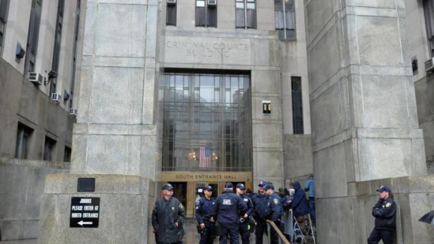 Les palais de justice de la ville de New York présentent un `` risque inacceptable'' de contracter Covid-19, selon un rapport